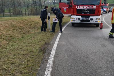 Keltern: schwerer Verkehrsunfall mit Motorrad auf der L562 - eine Person Verletzt
